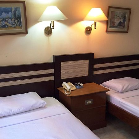 Sri Ratu Hotel ليجيان المظهر الخارجي الصورة