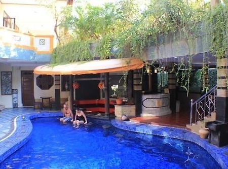 Sri Ratu Hotel ليجيان المظهر الخارجي الصورة
