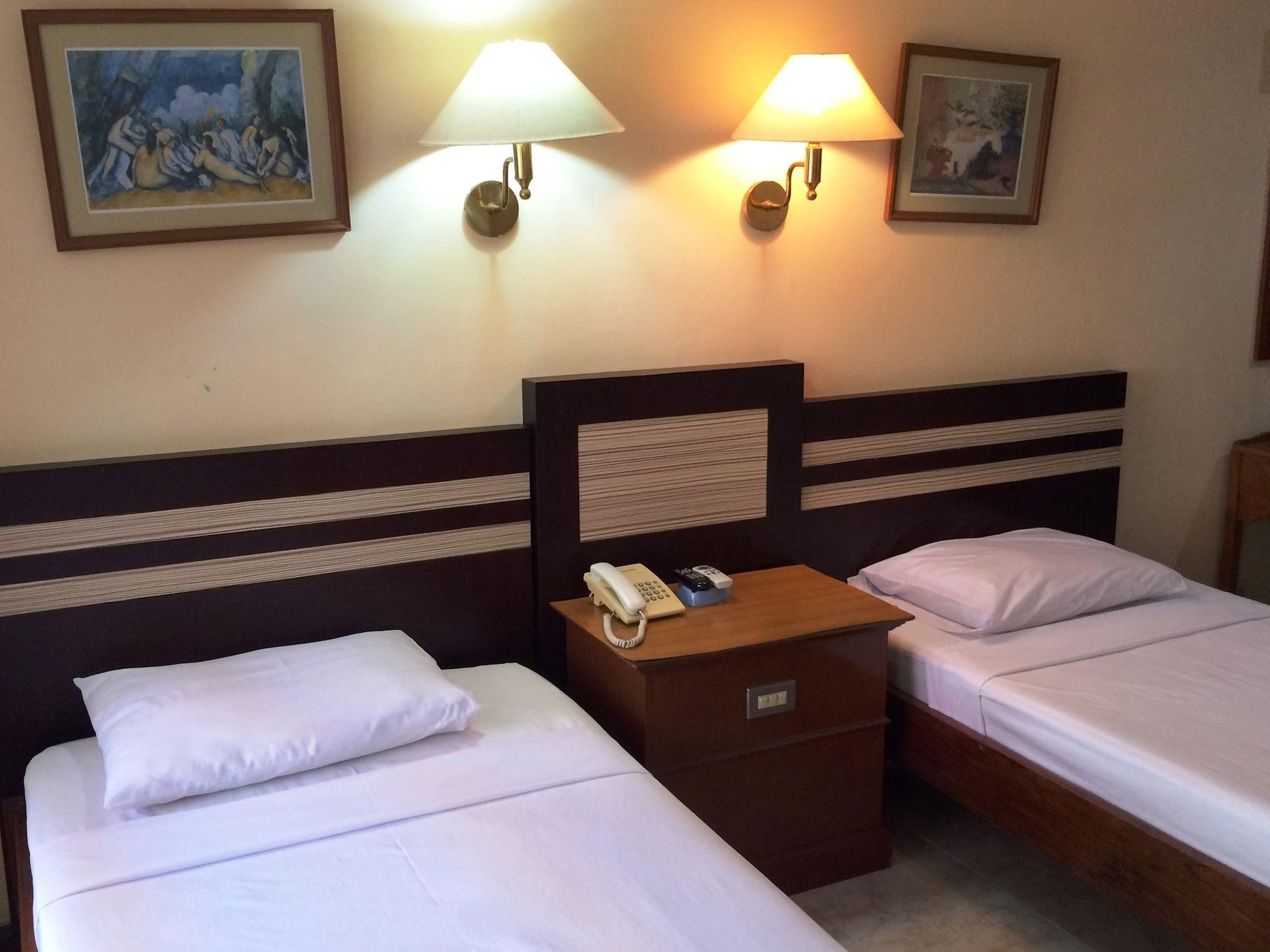 Sri Ratu Hotel ليجيان المظهر الخارجي الصورة