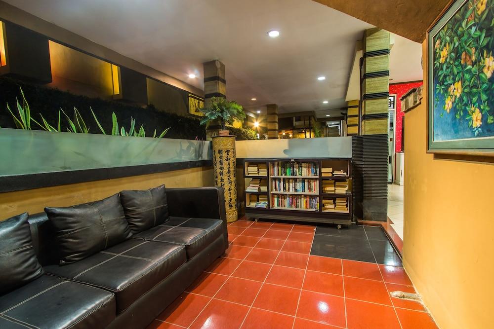 Sri Ratu Hotel ليجيان المظهر الخارجي الصورة