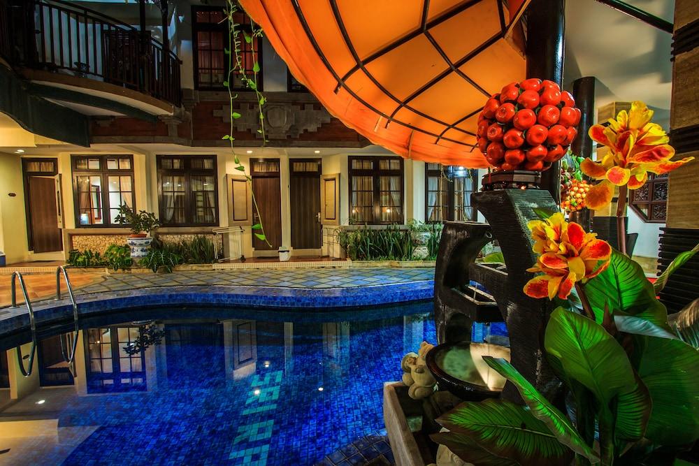 Sri Ratu Hotel ليجيان المظهر الخارجي الصورة