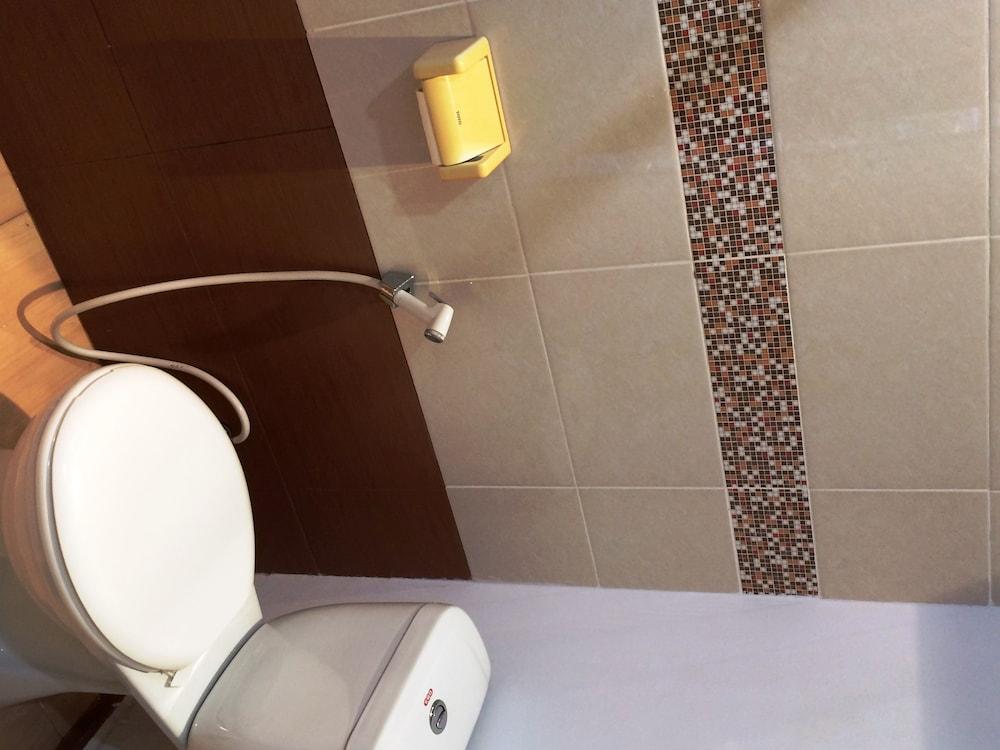Sri Ratu Hotel ليجيان المظهر الخارجي الصورة