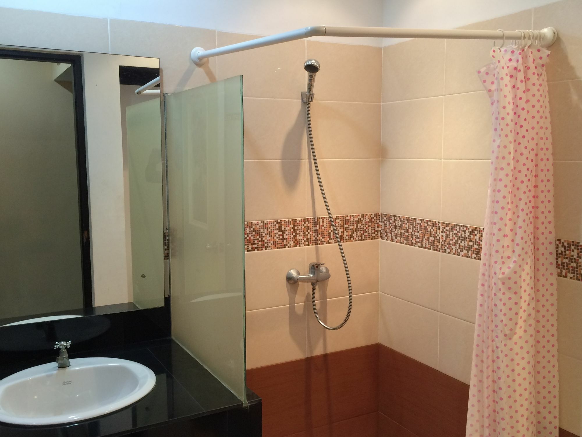 Sri Ratu Hotel ليجيان المظهر الخارجي الصورة