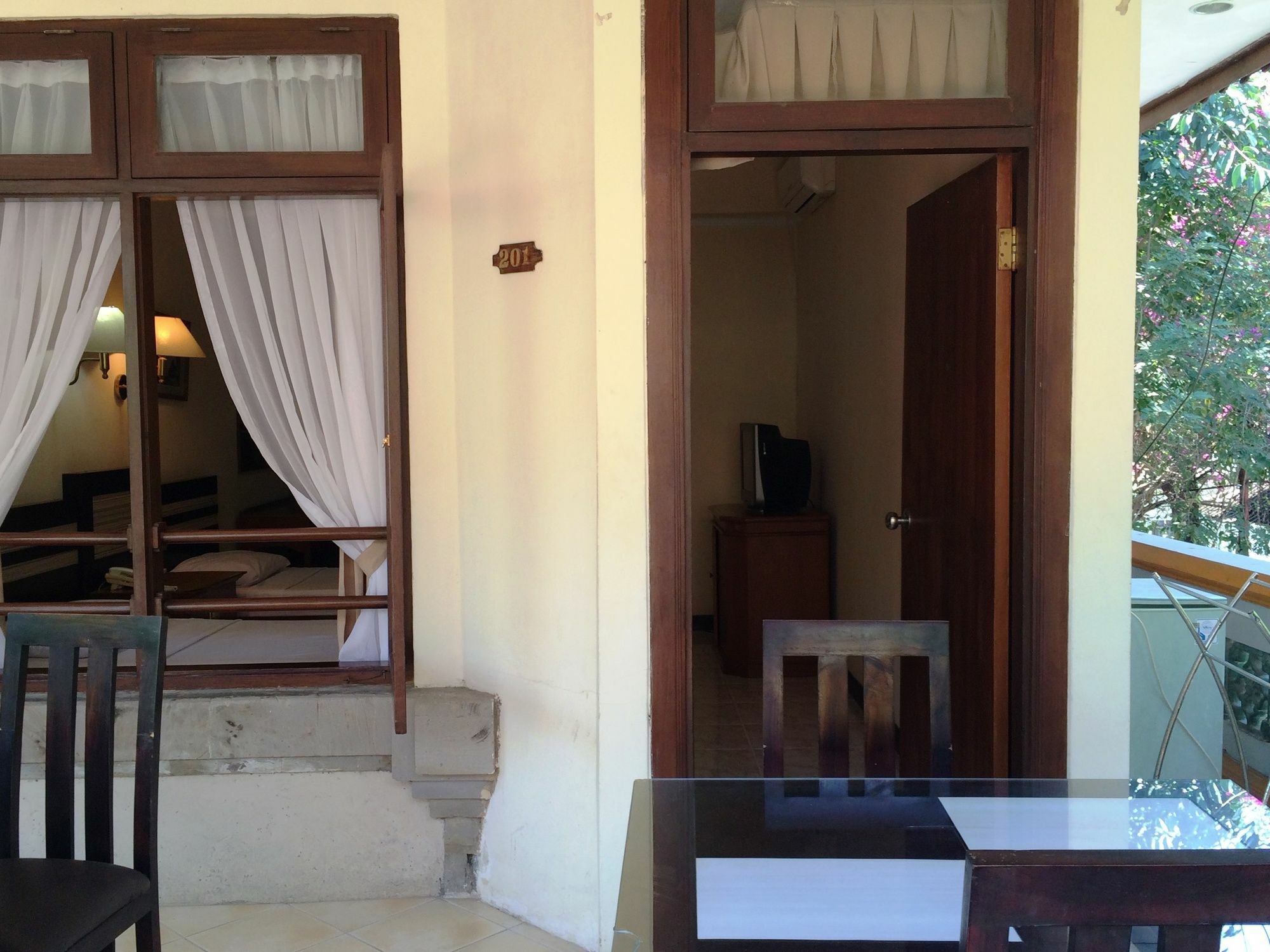 Sri Ratu Hotel ليجيان المظهر الخارجي الصورة